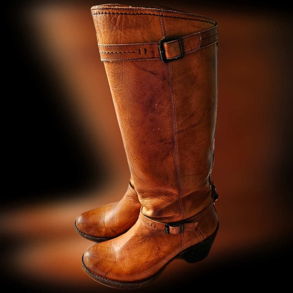 Frye Carmen Boot size 8